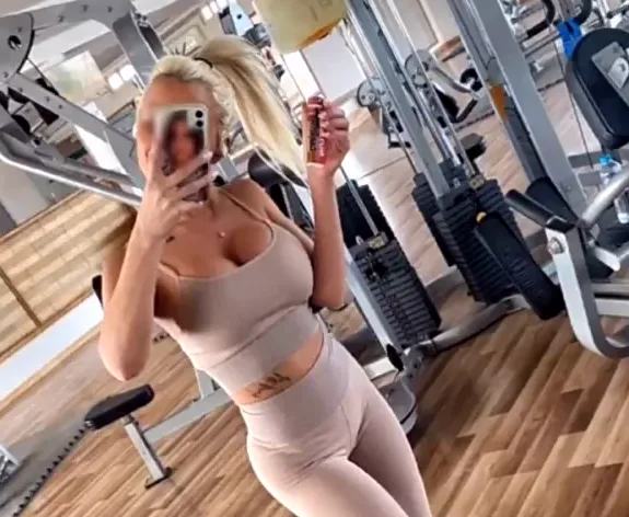 Katharina, 32