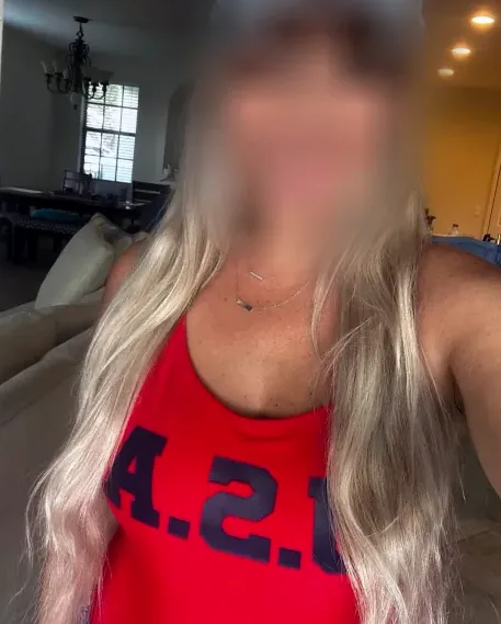 Leonie, 38