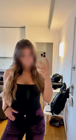 Pia, 40